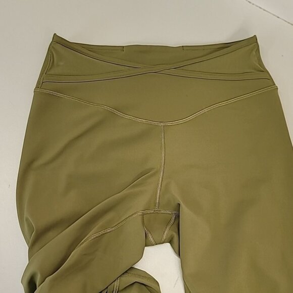 Lululemon Nulu and Crisscross Mesh Stirrup Tight size 8 - Picture 4 of 4